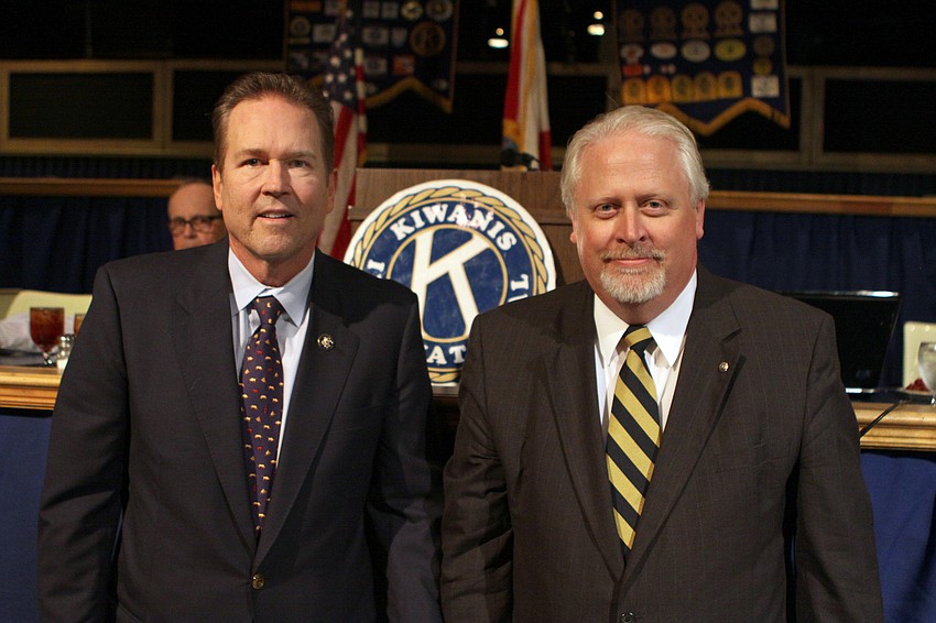 Congressman Vern Buchanan and Kiwanis Club President Jeffrey Schmidt