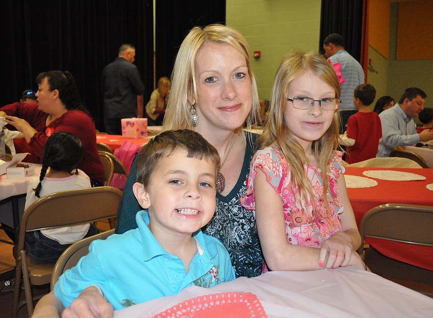 Elizabeth Henry spent Valentineâ€™s Day with her 4-year-old son Cooper and her 7-year-old daughter Sydney.