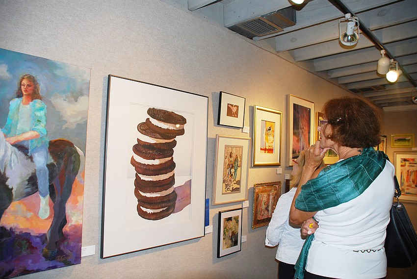 Suan Katz and Pamela Hahlback admiring first place winner Esther Garfinklel's 