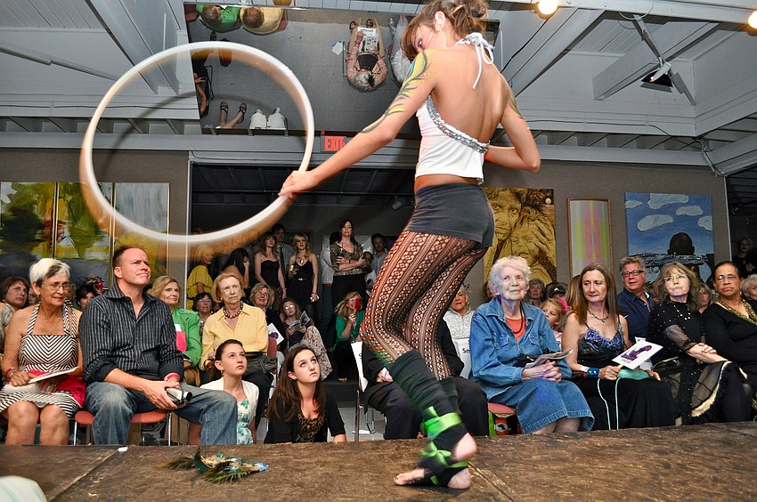 Pre-show entertainment: Urban Spiral Dance Company