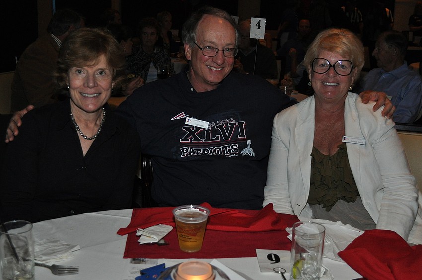 Bee Menoyo and Tom and Sharon Smith