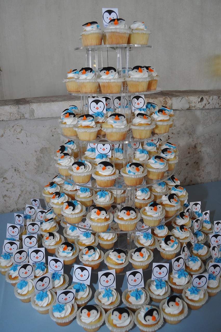 Penguin cupcake tower