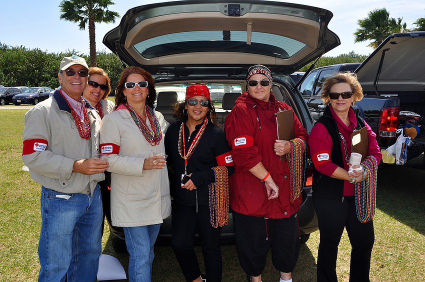 Ernie Matijasic, Cathy McKeehan, Kathleen Scotti, Susan Weisse, Sue Lozano and Linda Thomas of the American Red Cross.