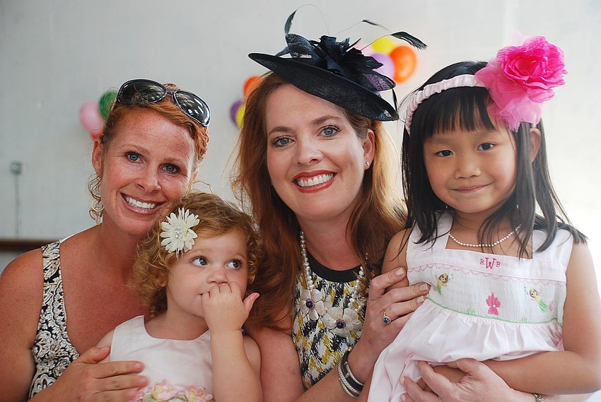 Monica Barth and Anabella Recanatesi, Retta and Roselynn Wagner