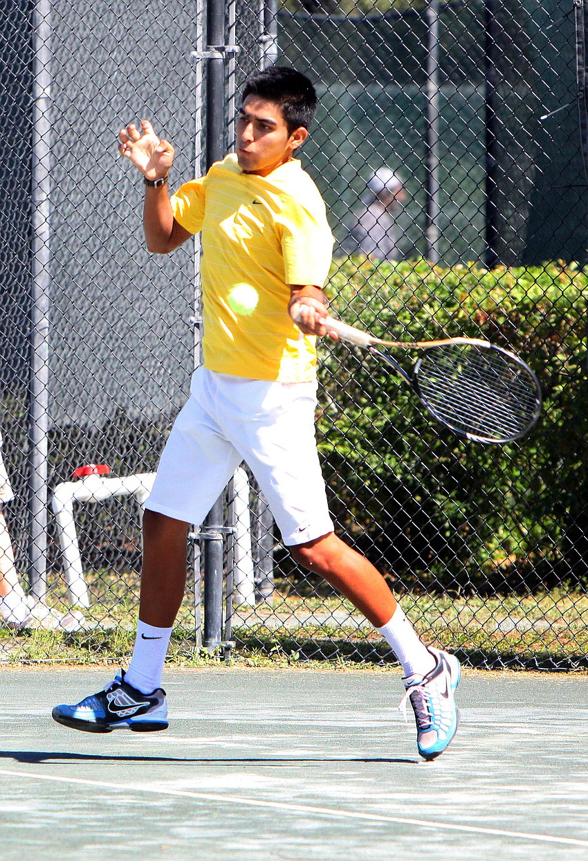 Marco Nunez played Sergiu Pletosu in his first round of the Sarasota Open Wild Card Tournament on Friday.