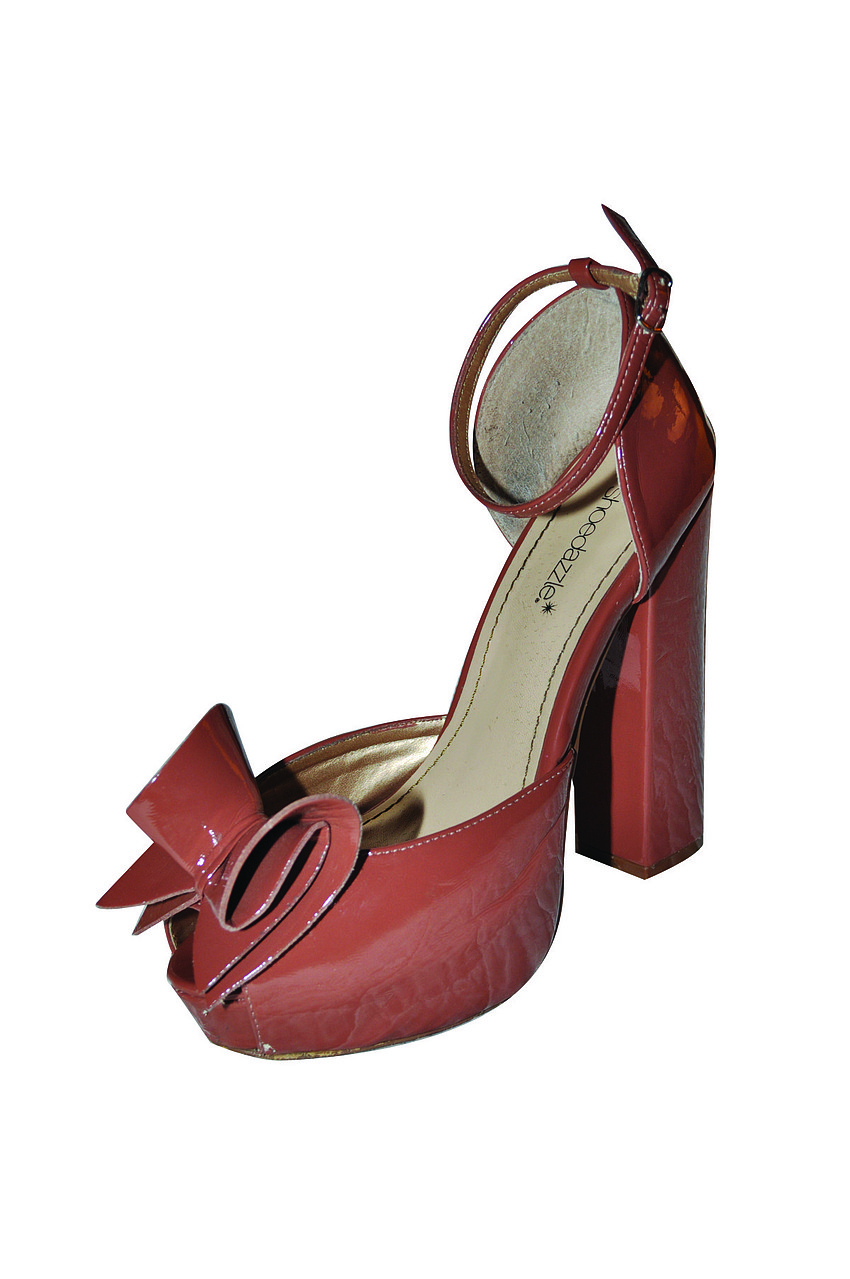 SHOEDAZZLE HEELS
<br><br>
â€œLady Gaga meets Valentino. Theyâ€™re kind of nude, so they make your legs look really long. The bow makes them Valentino and the shape is Lady Gaga â€” two of my fashion icons.â€