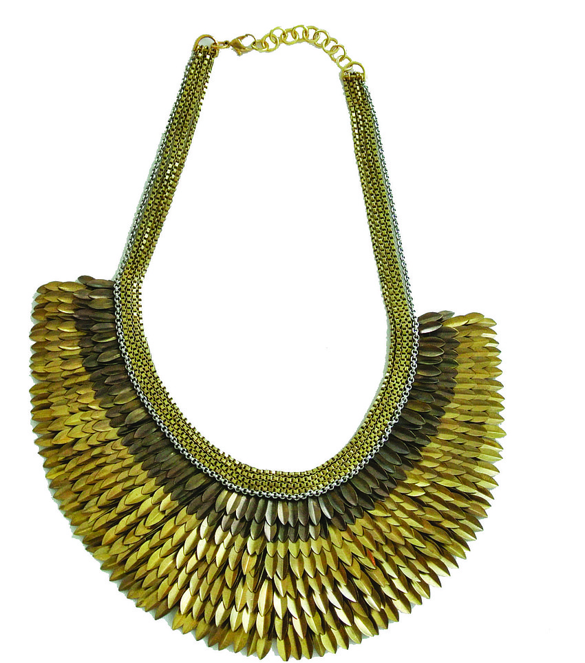 STELLA AND DOT PEGASUS NECKLACE
<br><br>
â€œIt was featured on Good Morning America and worn by Lara Spencer. The feather-like look makes it a statement piece to wear.â€