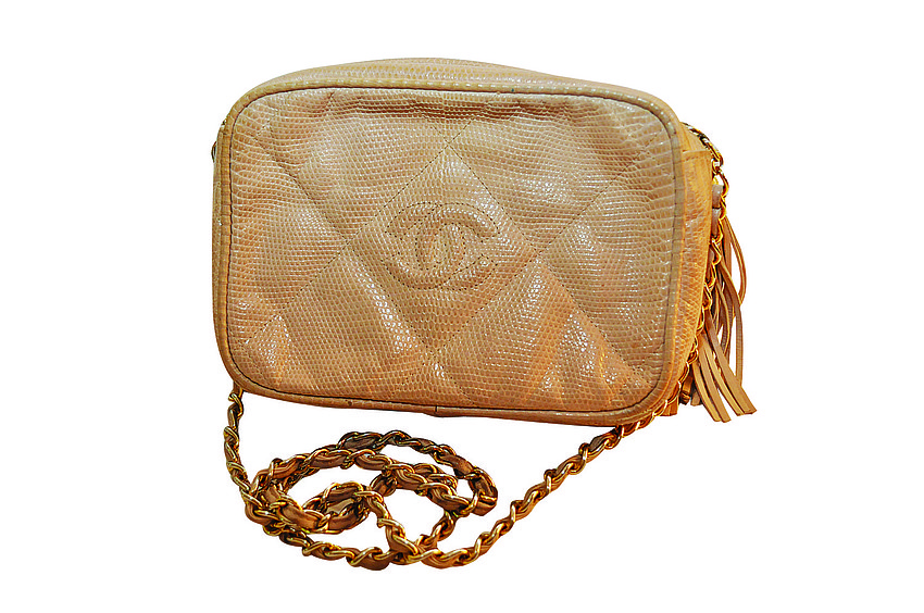 VINTAGE CHANEL
<br><br>
â€œThis is from the â€˜40s. I just think thereâ€™s nothing better more fabulous than a vintage Chanel purse.â€
