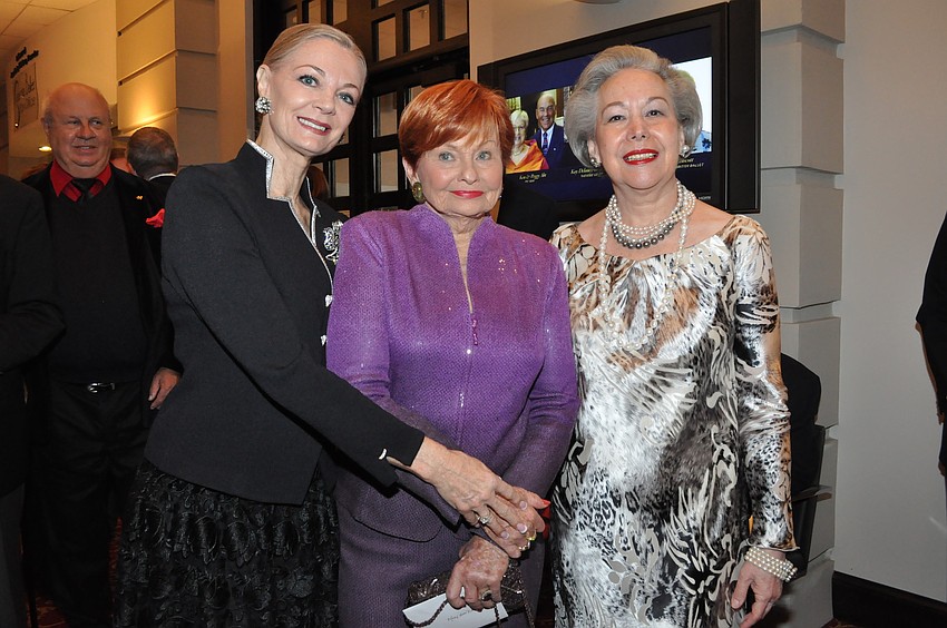 Jean Weidner, honorary Chairwoman Mary Ann Robinson and Sydney Goldstein