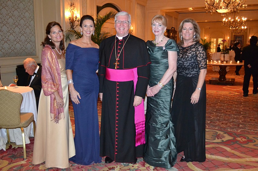 Co-Chairwomen Linda 
Whitacre and Mary Kenealy-Barbetta with Bishop Frank Dewane and Co-Chairwomen Bridget Spiess and Julie Delaney