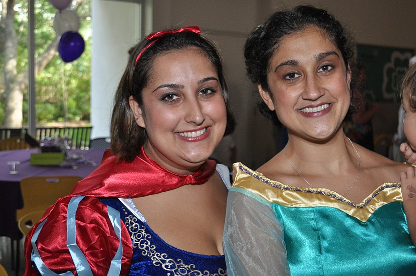 Sisters Kashmira and Inita Bedi