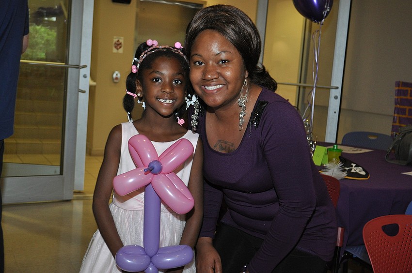 Tashaiya and Shakeyla Dozier