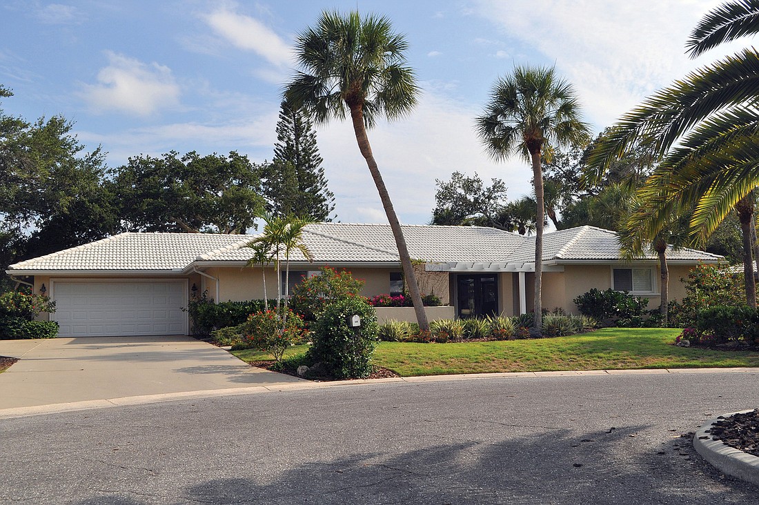 This home at 560 Commonwealth Place in SiestaÃ¢â‚¬â„¢s Bayside Waterside East has three bedrooms, two baths, a pool and 2,096 square feet of living area. It sold for $640,000. Rachel S. O'Hara.