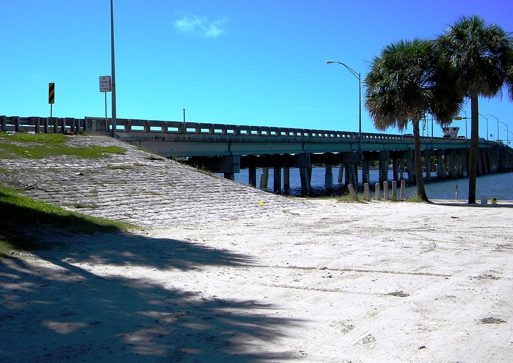 Construction crews will nightly close one lane on the Siesta Key North Bridge during the rehabilitation project scheduled to start on Tuesday. File photo by Norman Schimmel
