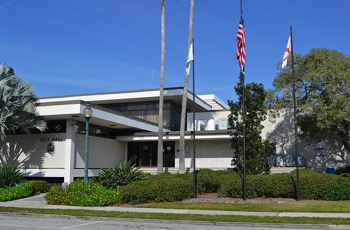 City manager candidates and pension ordinance modifications are the main topics at todayÃ¢â‚¬â„¢s regular meeting at City Hall.