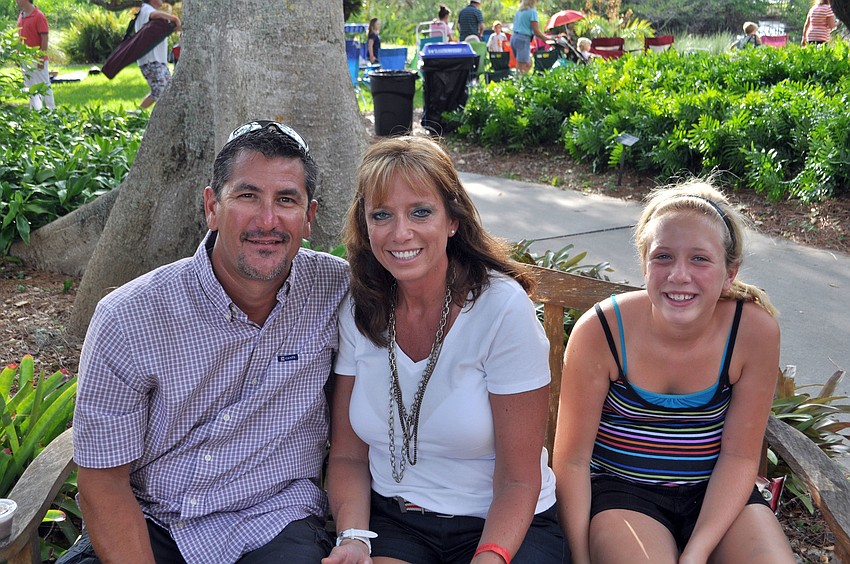 Rick Borges with Tina Smith and Kaitlyn Smith