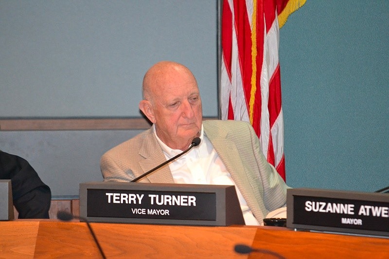 Sarasota City Commissioner Terry Turner suggested Tuesday the commission take another look at the city manager candidates they previously rejected.