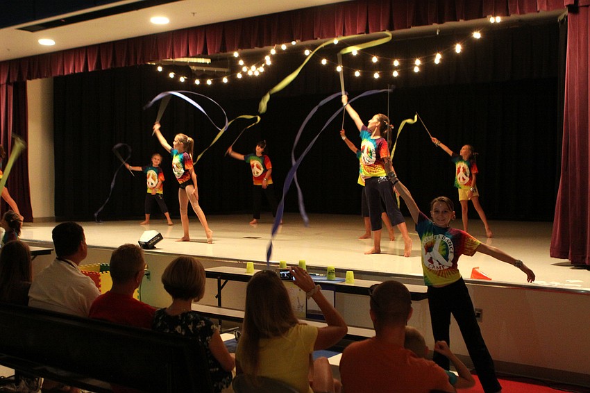 Ribbons were used during the dance to â€œA thousand yearsâ€.