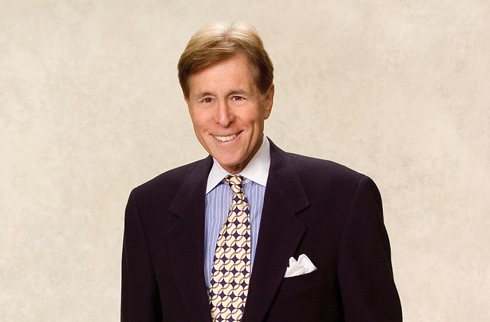 Jeffrey Weisman owned an advertising and marketing agency in New York City. In Sarasota, he creates fine-art photography and serves on the board of directors of Art Center Sarasota.