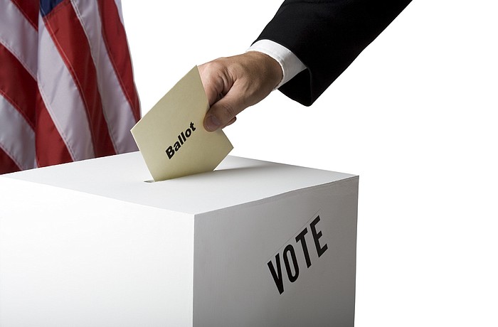 Sarasota County currently has 271,000 registered voters, 120,315 (44.4%) of which are Republican and 85,885 (31.69%) are Democrat. 62,820 (23.18%) have no party affliation.