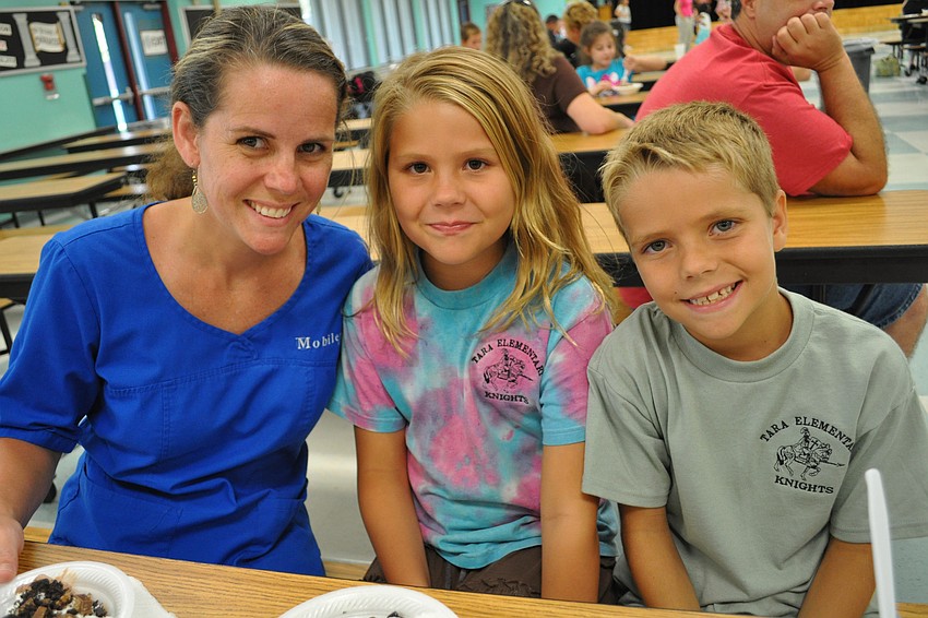 Pam Naylor ate with her children, Lily, 10, and Lucas, 8.