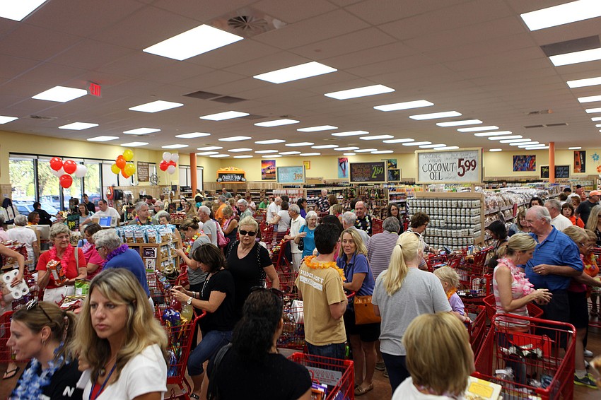 Hundreds of people shopped and waited in line during the opening day of Sarasotaâ€™s Trader Joeâ€™s.