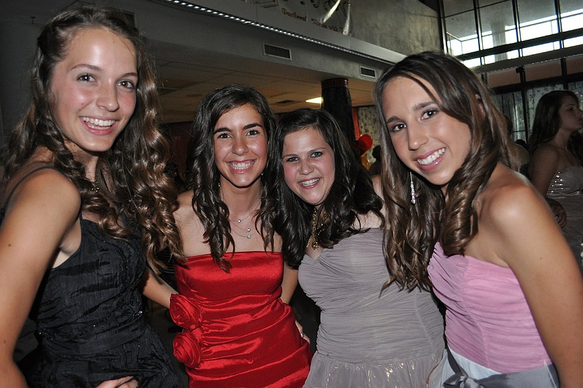 Hailey Todoroff, Niki Freer, Jessica Zelitt and Katelyn Smith danced the night away.
