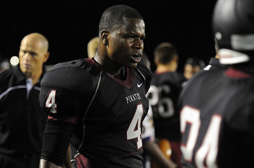 Braden River freshman linebacker Breyon Pittman rallies his teammates late in the fourth quarter.
