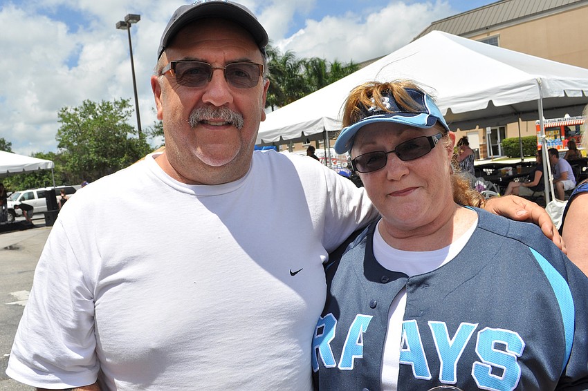 Steve and Cheri Murray tried a variety of beer samples.
