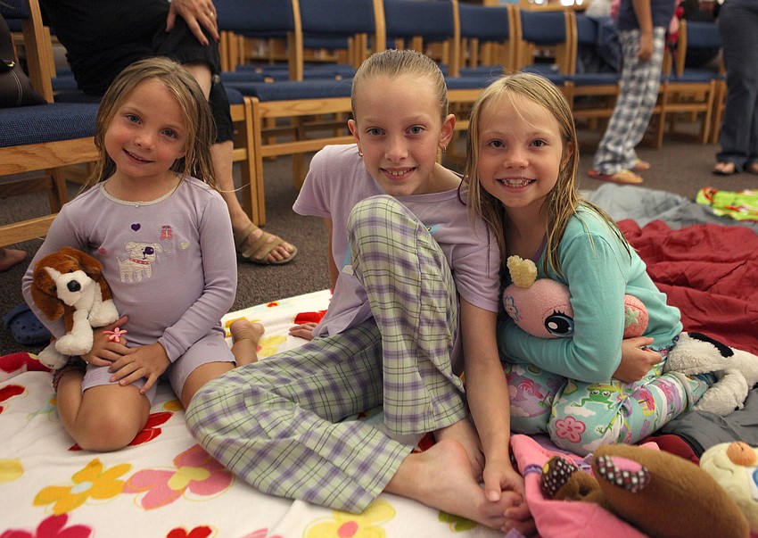 Audrey Tucker, 7, Hailey Manitz, 9, and Savannah Tucker, 8