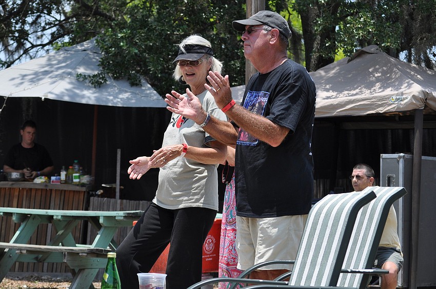 Alex and Bob Metzger boogie to some blues