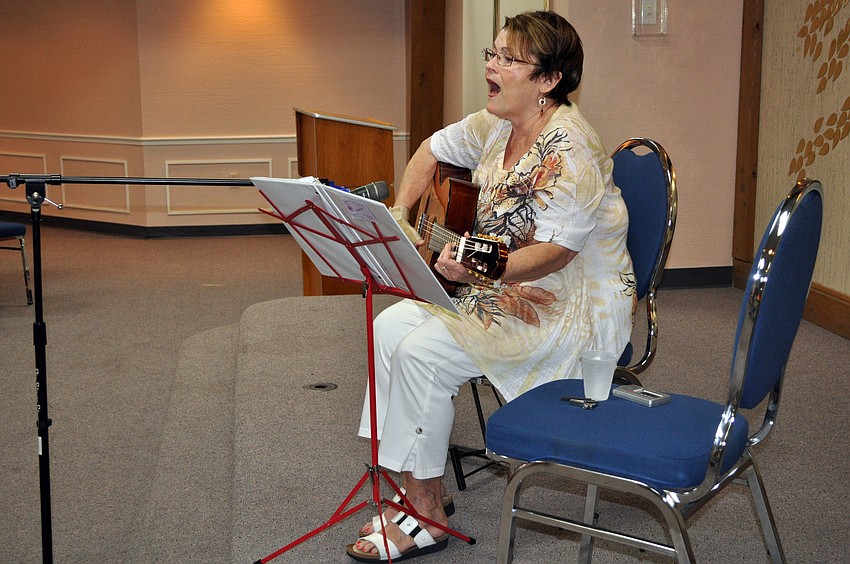 Rosalie Leon led the group in singing both traditional and non-traditional Jewish songs during La La La Havdalah, Saturday, Aug. 18, at Temple Emanu-El.