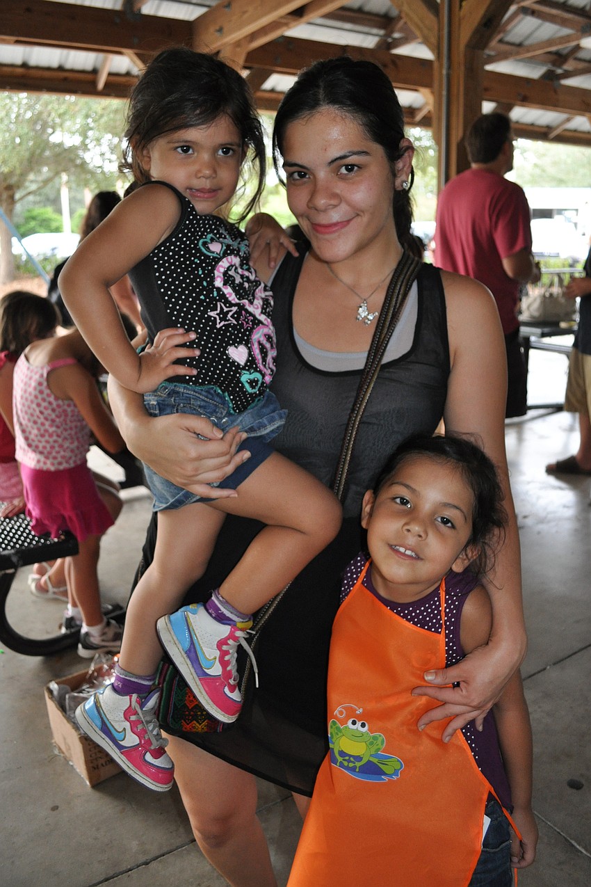 Omaira Acevedo brought her daughters, Jileynna, left, and Xiojaneli, right.