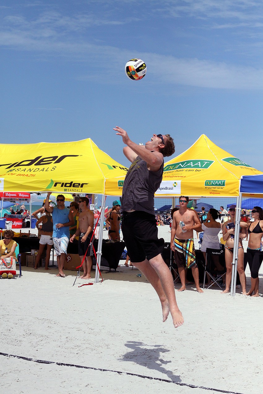 Stefan Meyer serves to the opposing team.