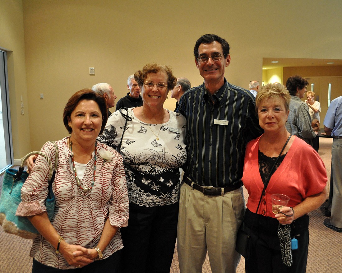 Your Observer | Photo - Joyce Rosenberg, Lauren and Jeff Pearl and Judy ...