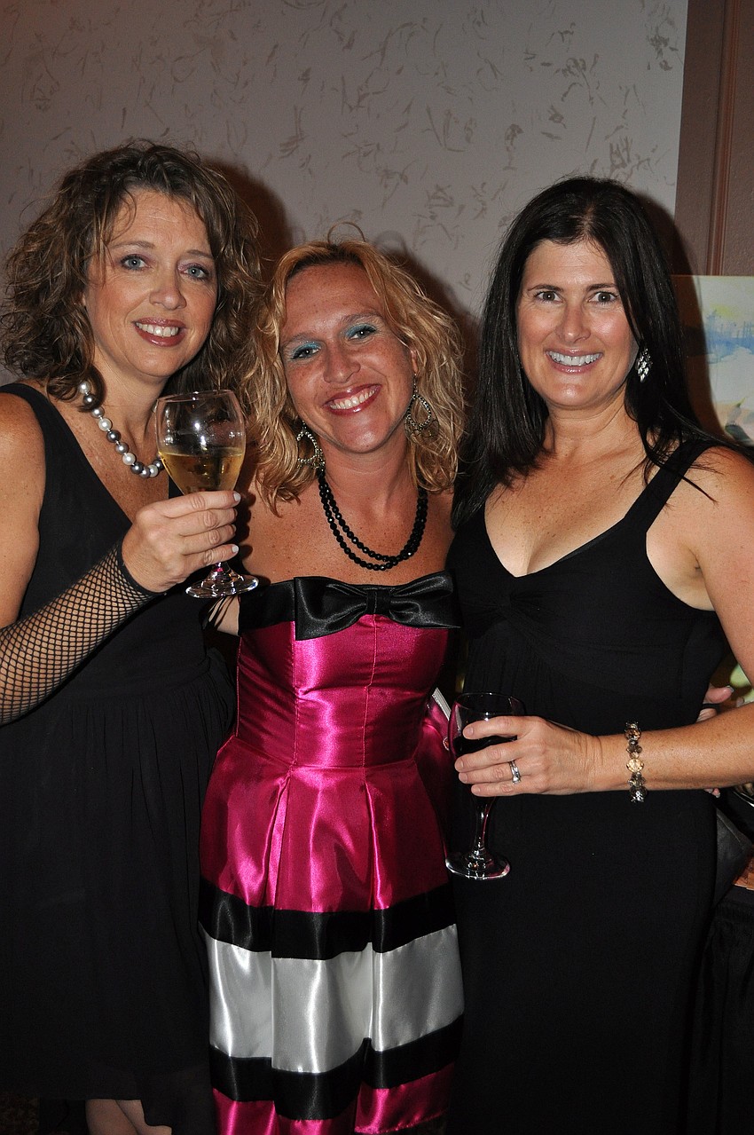Jodi Causey, Chantelle Hollingworth and Paula Ippolito