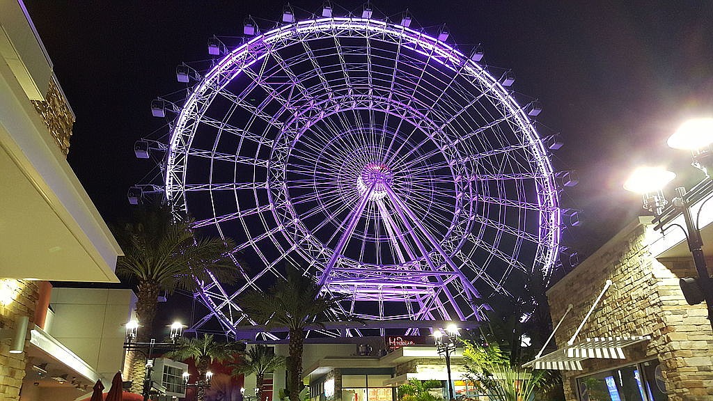 Orlando "Eye" Ferris Wheel. Photo by ADellaGuardia on Wikimedia commons