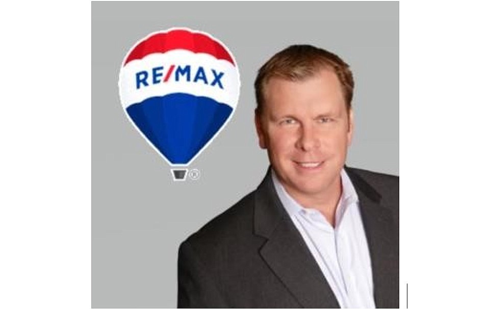 RE/MAX Signature earns top regional award Observer Local News Palm