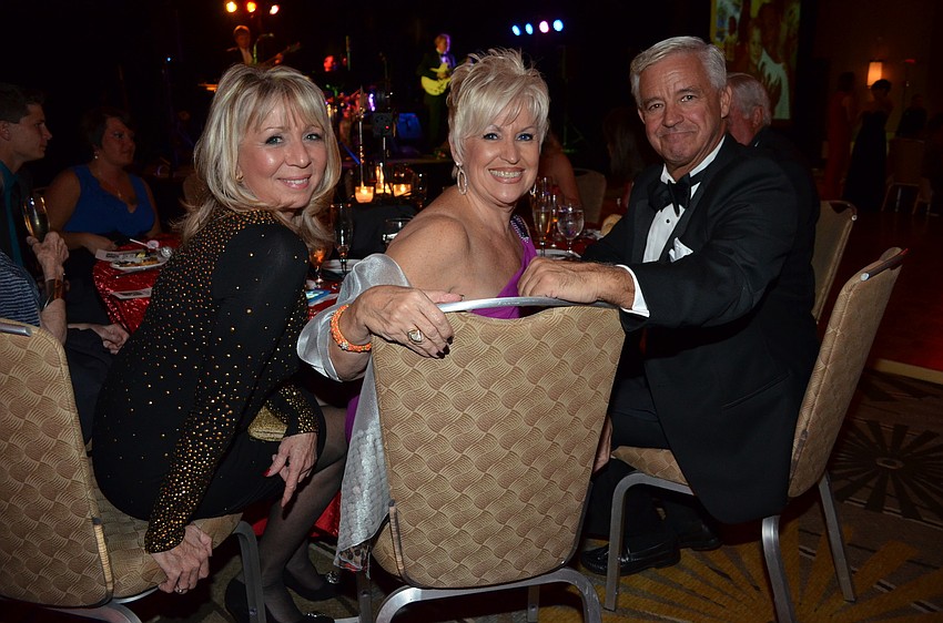 Karen Chandler with Janet Krawtschenko 
and Kevin Pustay