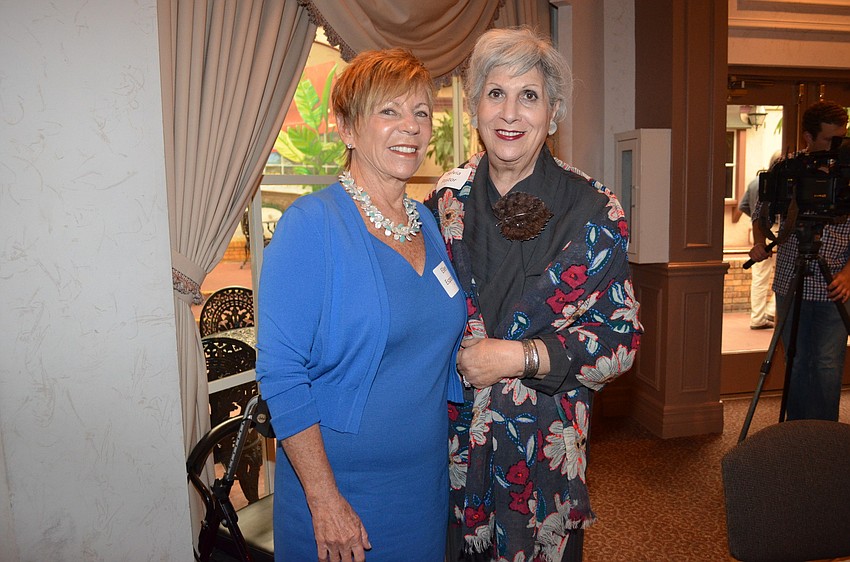 Ellen Esposita, Sylvia Pastor