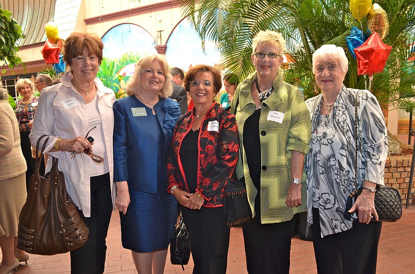 Gillian Levy, Conni Arledge, Rosalie Clarke, Pat Wolcott and Lee Nees