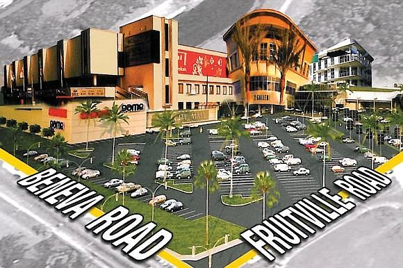 A mailer sent out to nearby residents earlier this month with a juxtaposed rendering of a massive shopping center looming over a parking lot didnÃ¢â‚¬â„¢t sit well with the Sarasota City Commission Monday night.