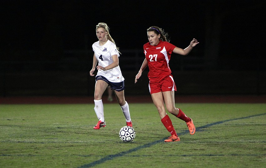 ODAâ€™s Alli Gentile, No. 4, tries to keep up with Cardinal Mooneyâ€™s Sarah Quick, No. 27.