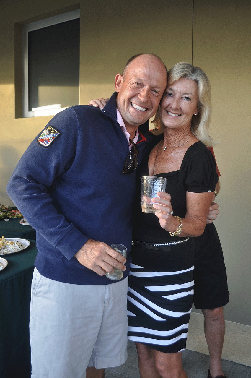 Mark Schlobach, Linda Gillott