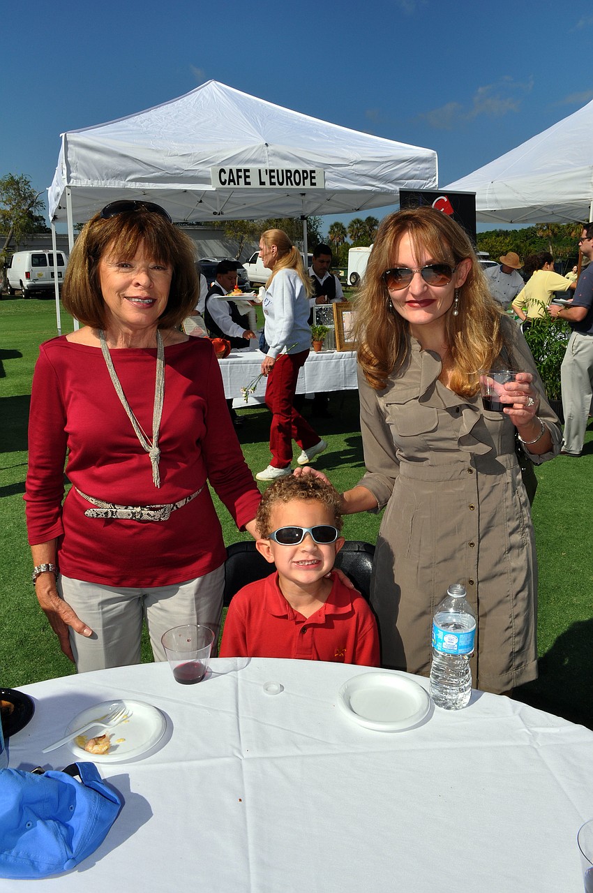 Kathy Gricius, Jason Drabant, 4, and Leah Drabant