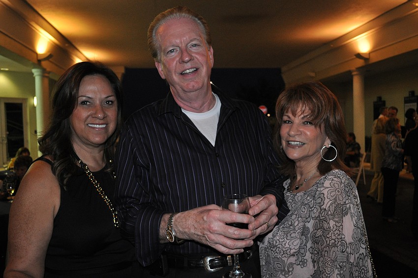 Deborah Nierlich with Tom and Mary Howe