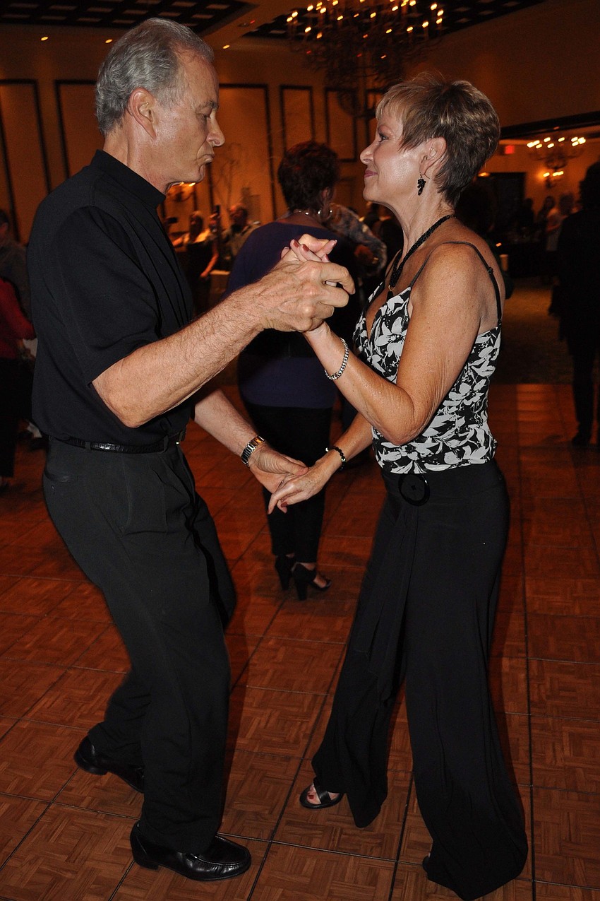 John and Judy Oakes, of Lakewood Ranch, hit the dance floor early.