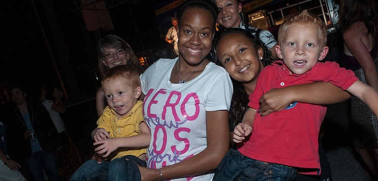Austin Kuicken, Jada Prescod, Aysha Mohamed and Jaiden Kuicken dance to the music.