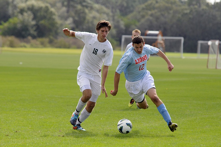 Lakewood Ranchâ€™s Justin Bugbee races to get to the ball.