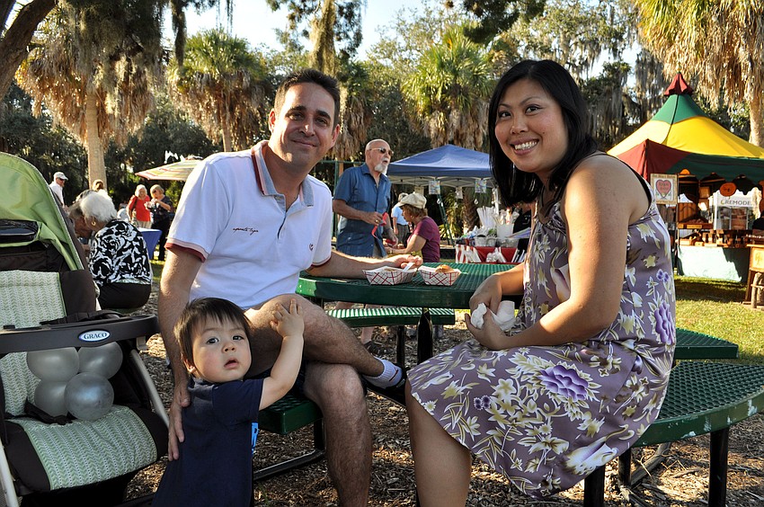 Lane and Aey Kahan with their son, Daniel.